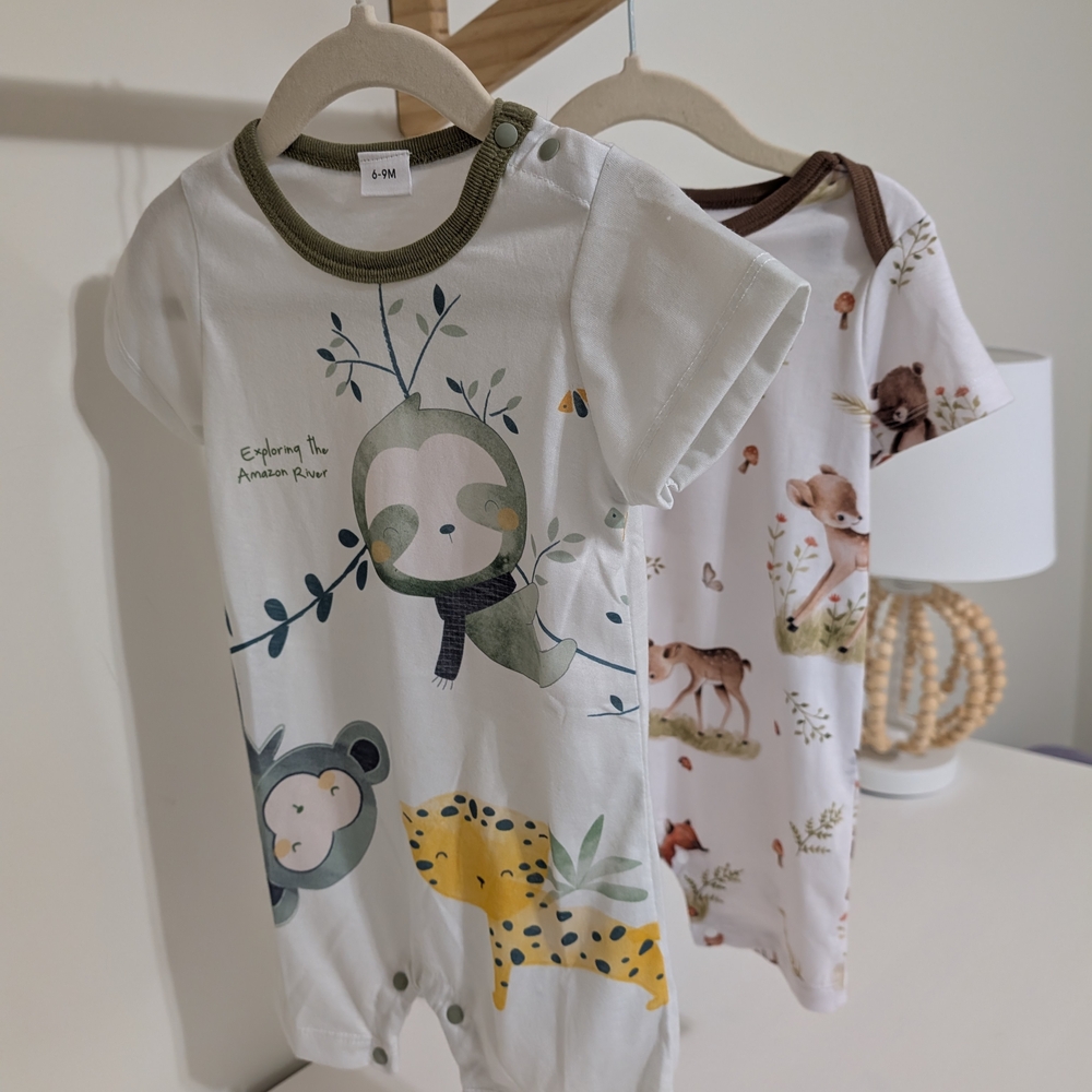 🦒 🐒 2 NWOT 6-9 Months Gender Neutral Animal Print Baby Rompers